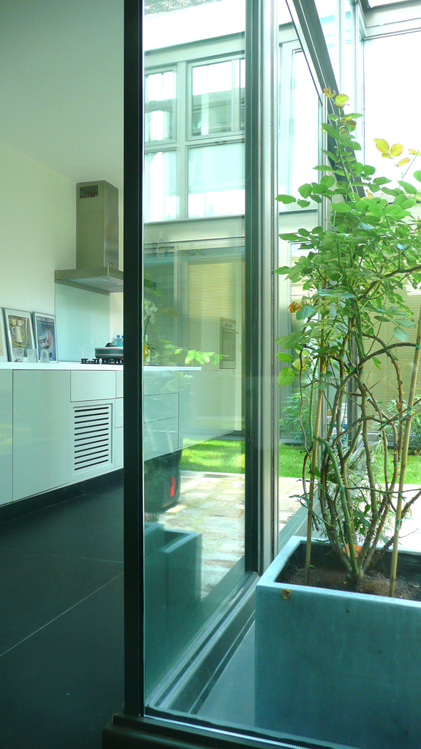 Réalisation d'une maison à patio à paris 17e