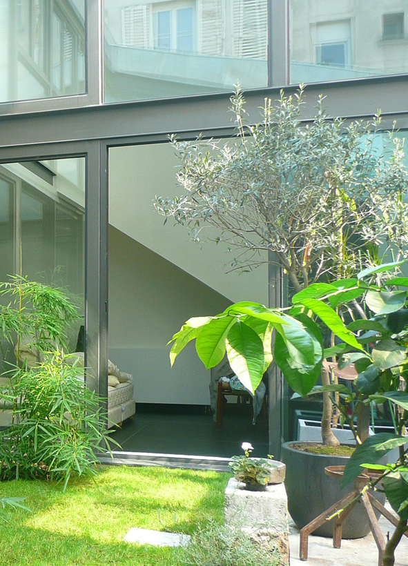 Réalisation d'une maison à patio à paris 17e
