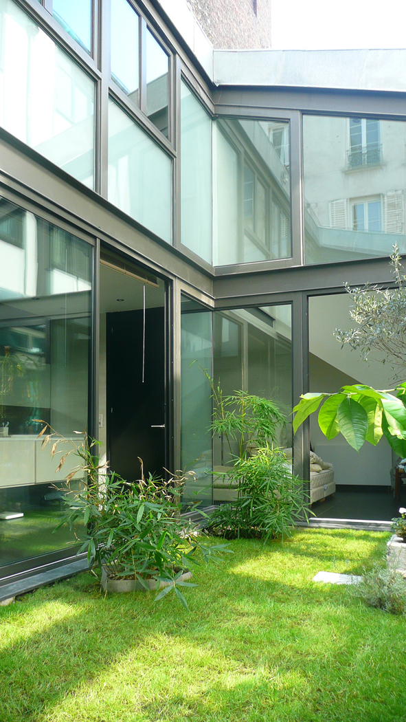Réalisation d'une maison à patio à paris 17e