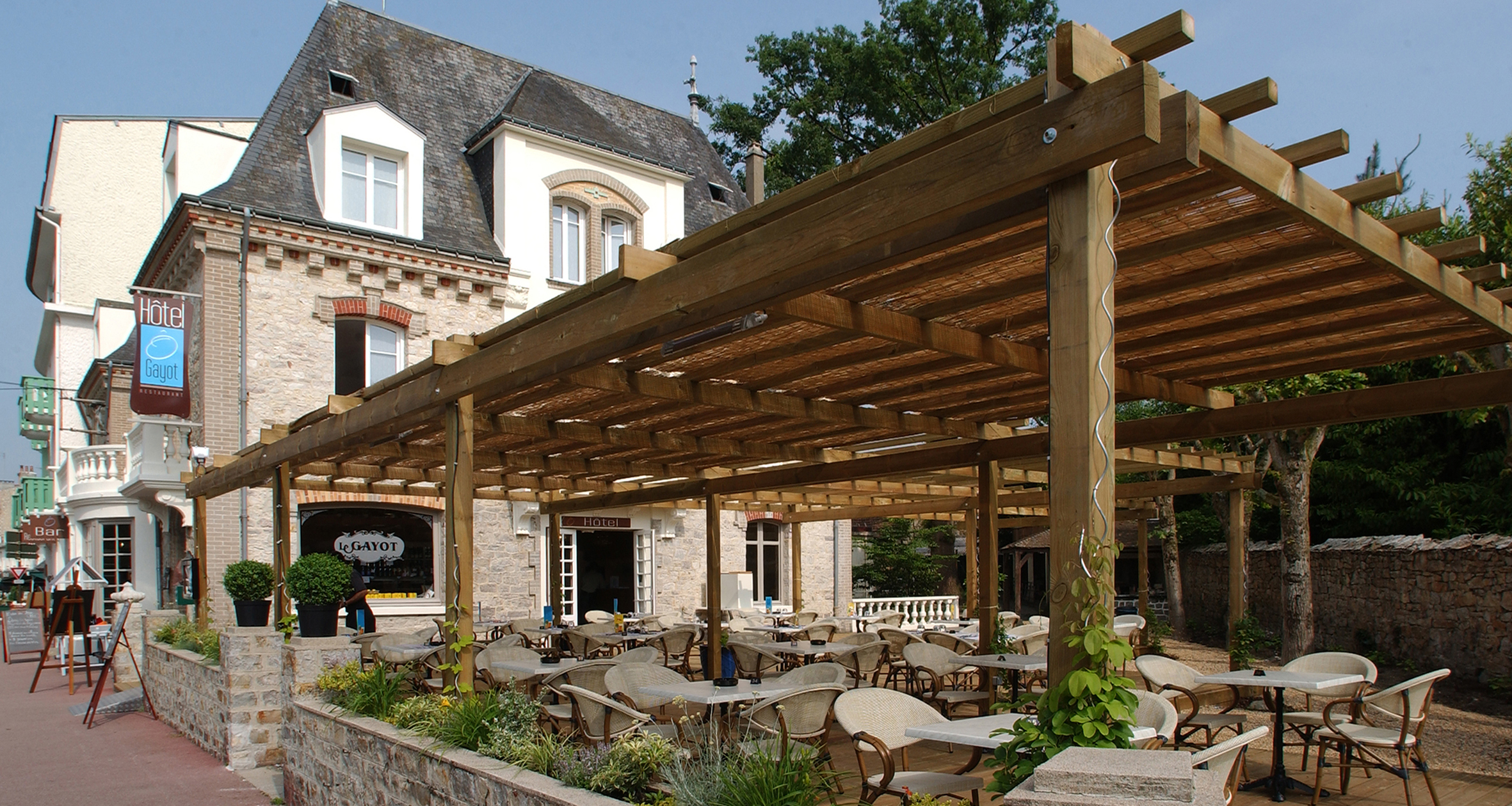 Restructuration d'un hôtel de 15 chambres + restaurant à Bagnoles de l'Orne (61)